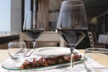Disfruta de la gastronomía valenciana a pie de mar en La Ferrera Restaurant de Pinedo
