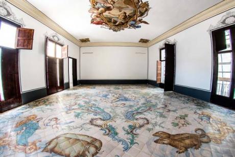 El Colegio del Arte Mayor de la Seda de Valencia muestra sus encantos