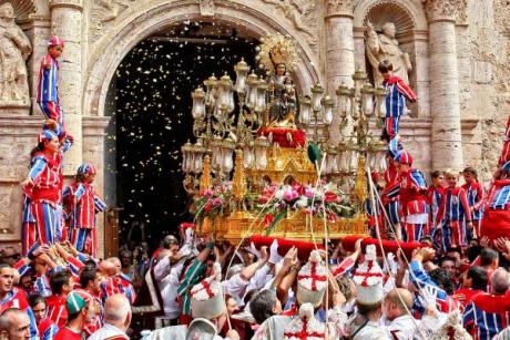 Algemesí vibra con la Muixeranga en la Festa de la Mare de Déu de la Salut
