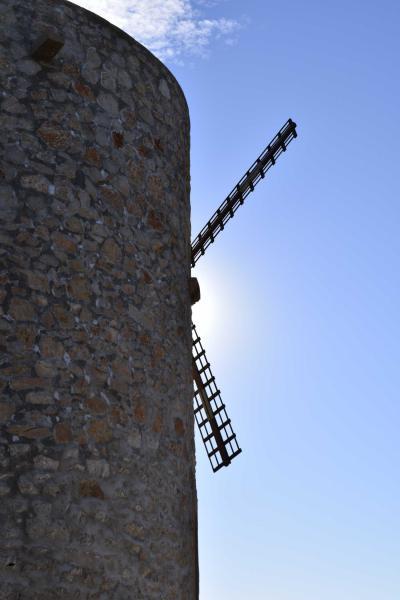 Los molinos de viento de Xàbia, un recorrido por el paisaje a través de las 11 torres